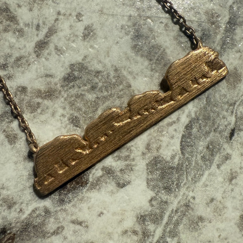 Elegant Gold Necklace